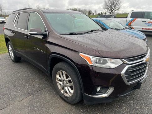 Used 2020 Chevrolet Traverse LT w/ Driver Confidence II Package AWD/4WD image 2
