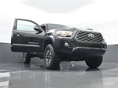 Used 2023 Toyota Tacoma TRD Off-Road w/ Technology Package image 31