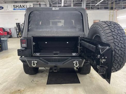 Used 2016 Jeep Wrangler Sport w/ Connectivity Group AWD/4WD image 26