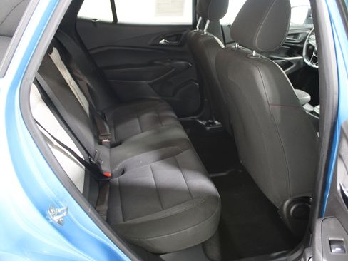 Used 2025 Chevrolet Trax RS image 23