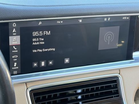 Used 2018 Porsche Panamera RWD image 13