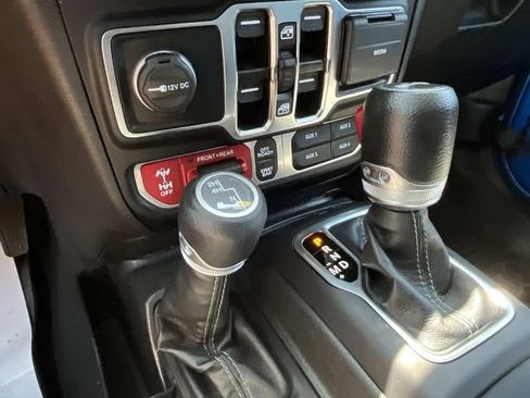 Used 2024 Jeep Wrangler Unlimited Rubicon AWD/4WD image 30