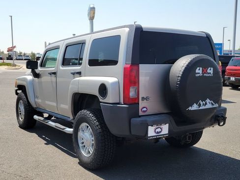 Used 2008 HUMMER H3 Luxury AWD/4WD image 3