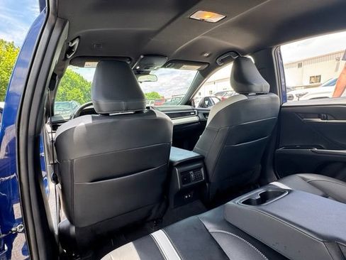 Used 2025 Toyota Camry SE FWD image 13