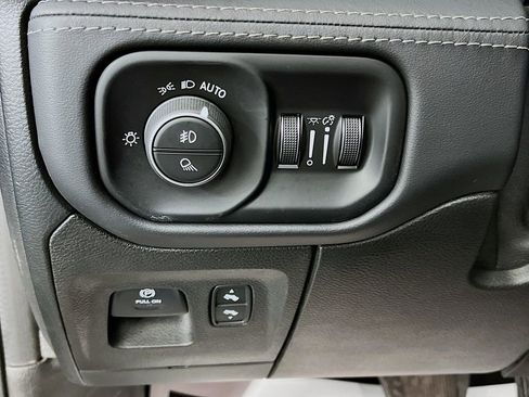 Used 2022 RAM 1500 Limited AWD/4WD image 13