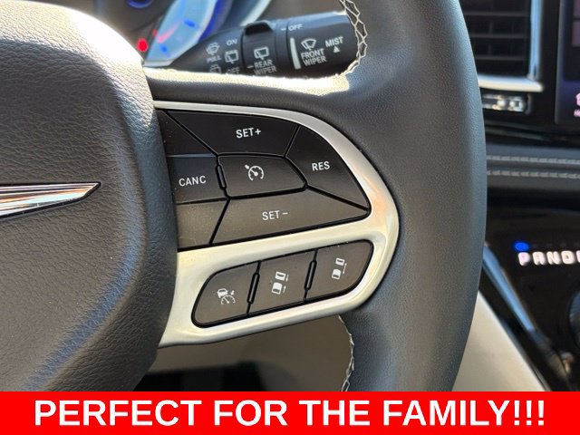 Used 2024 Chrysler Pacifica Limited FWD image 21