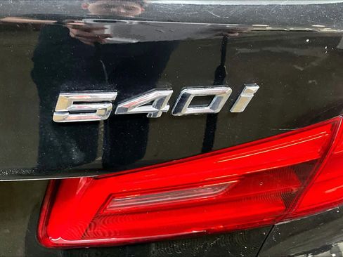 Used 2017 BMW 540i xDrive AWD/4WD image 10