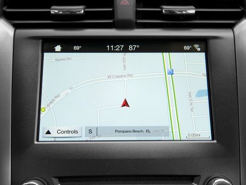 Used 2017 Ford Fusion SE FWD image 17