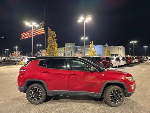 Used 2019 Jeep Compass Trailhawk image 1