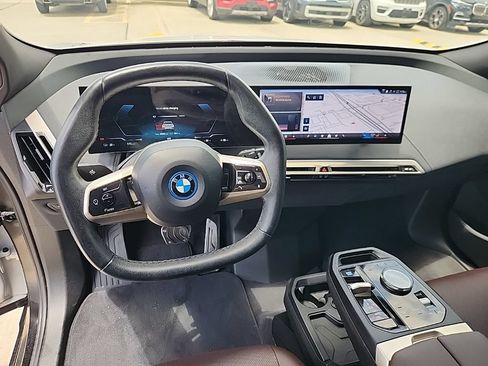 Used 2024 BMW iX xDrive50 w/ Sport Package AWD/4WD image 4