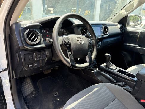 Used 2021 Toyota Tacoma SR AWD/4WD image 5