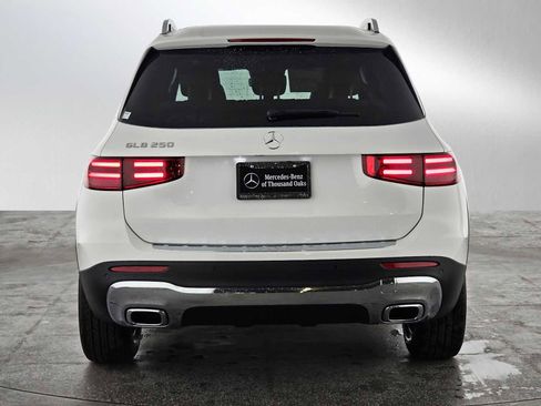 New 2026 Mercedes-Benz GLB 250 image 4
