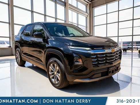 Used 2025 Chevrolet Equinox LT FWD image 32