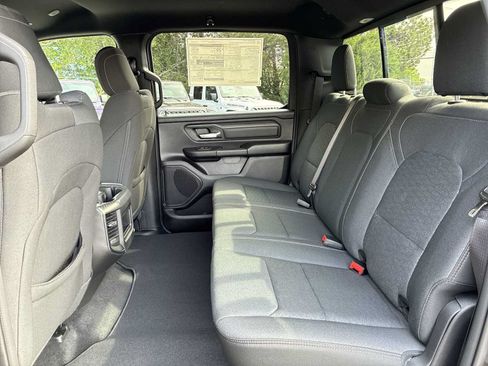 New 2026 RAM 1500 Express AWD/4WD image 23