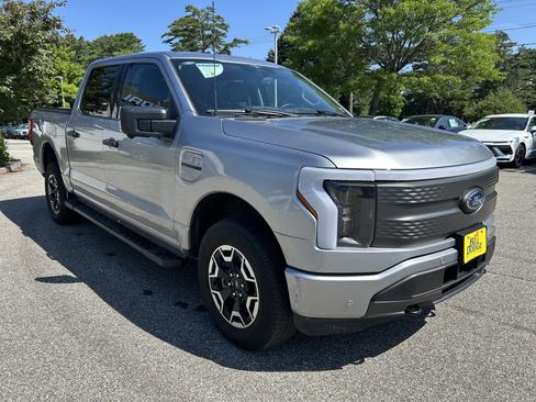 Used 2023 Ford F150 Lightning XLT AWD/4WD image 3