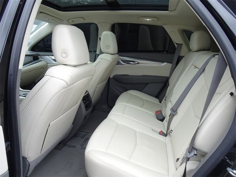 Used 2022 Cadillac XT5 Premium Luxury w/ Technology Package image 15