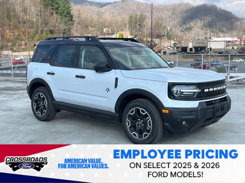 New 2026 Ford Bronco Sport Outer Banks w/ Outer Banks Tech Package+ AWD/4WD image 1