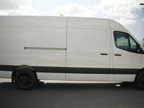 New 2025 Mercedes-Benz Sprinter 2500 image 8