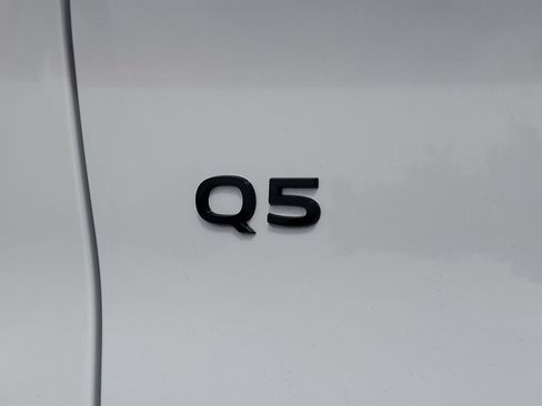 Used 2025 Audi Q5 Premium w/ Convenience Package AWD/4WD image 7