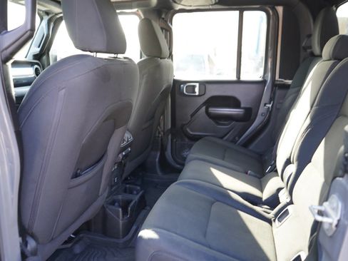 Used 2021 Jeep Gladiator Sport AWD/4WD image 14