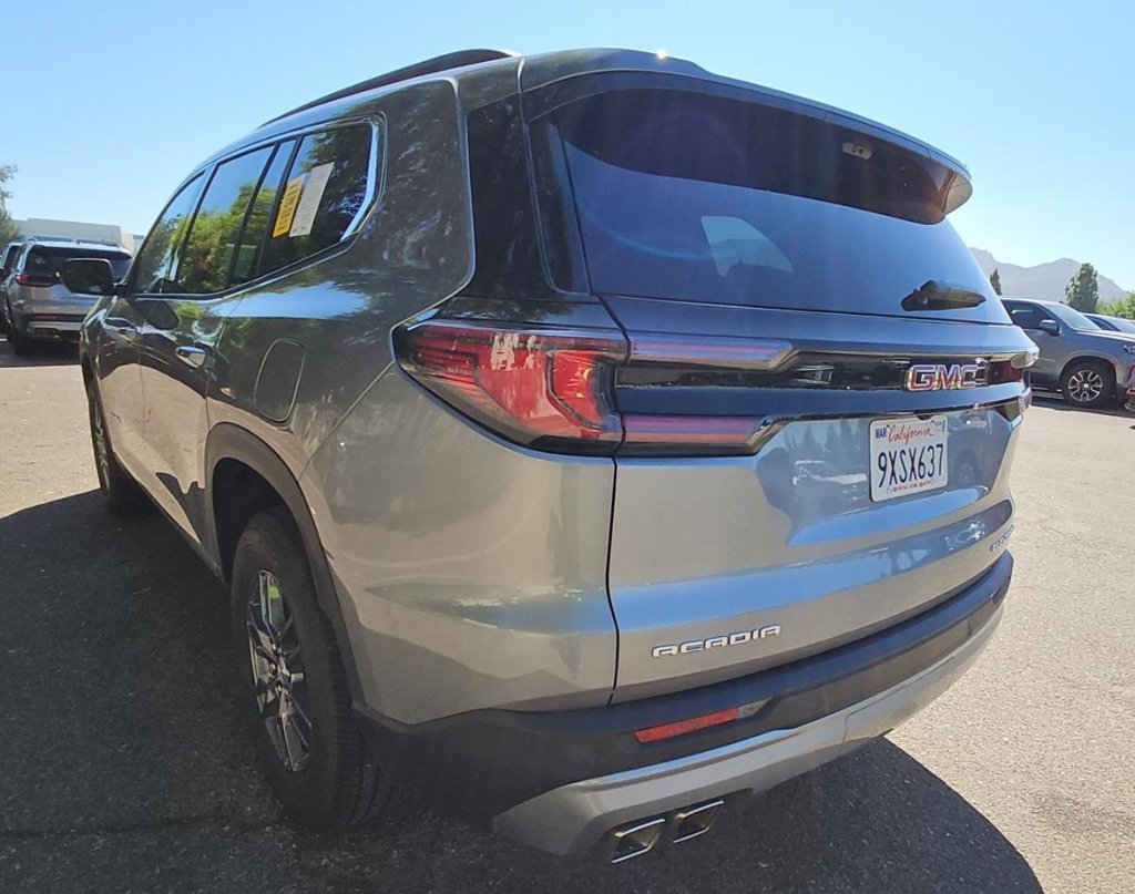 Used 2026 GMC Acadia Elevation FWD image 4