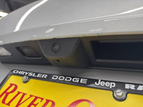 Used 2025 Jeep Grand Cherokee L Limited image 7