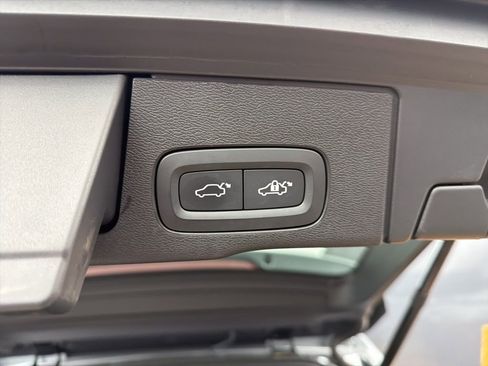 Used 2020 Volvo XC60 T6 Momentum image 36