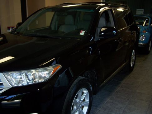 Used 2012 Toyota Highlander SE w/ Tow Pkg AWD/4WD image 20