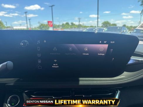 Used 2025 Buick Envista Sport Touring w/ Experience Buick Package FWD image 18