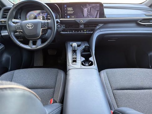 Used 2023 Toyota Crown image 21