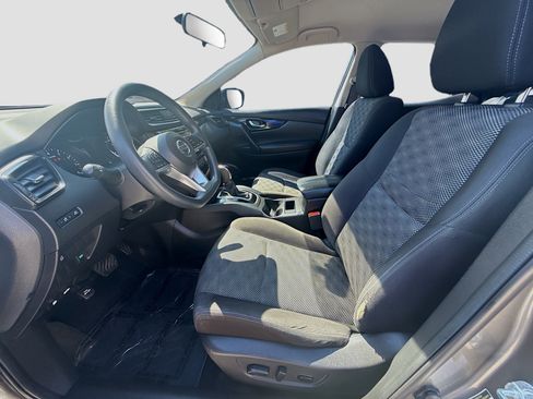 Used 2017 Nissan Rogue Sport SV image 18