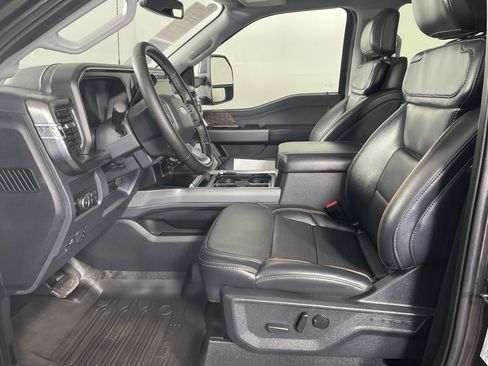 Used 2025 Ford F350 Lariat w/ Lariat Ultimate Package AWD/4WD image 13
