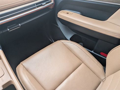 Used 2025 Hyundai Santa Fe Limited image 44