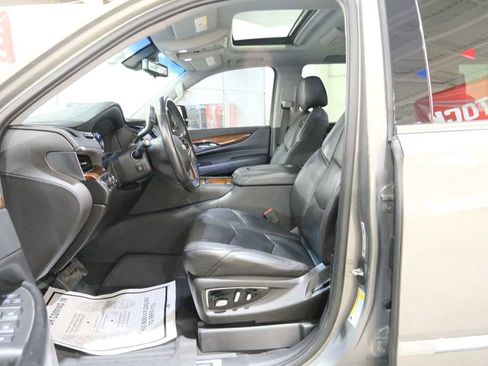 Used 2019 Cadillac Escalade Premium Luxury w/ LPO, Radiant Package AWD/4WD image 17