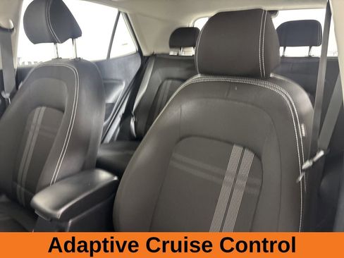 Used 2025 Hyundai Venue SEL FWD image 11