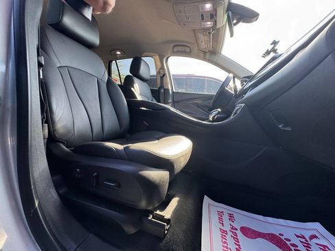 Used 2017 Buick Envision Essence FWD image 25