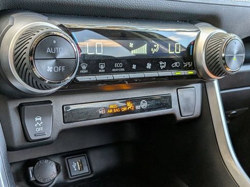 Used 2024 Toyota RAV4 LE image 7