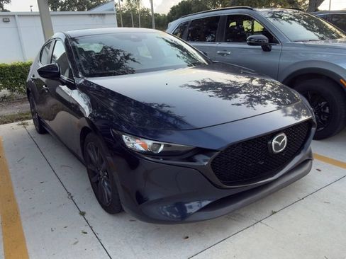 Used 2020 MAZDA MAZDA3 Hatchback FWD image 4