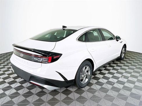 New 2026 Hyundai Sonata SE FWD image 8