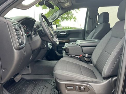 Used 2022 Chevrolet Silverado 1500 LT AWD/4WD image 3