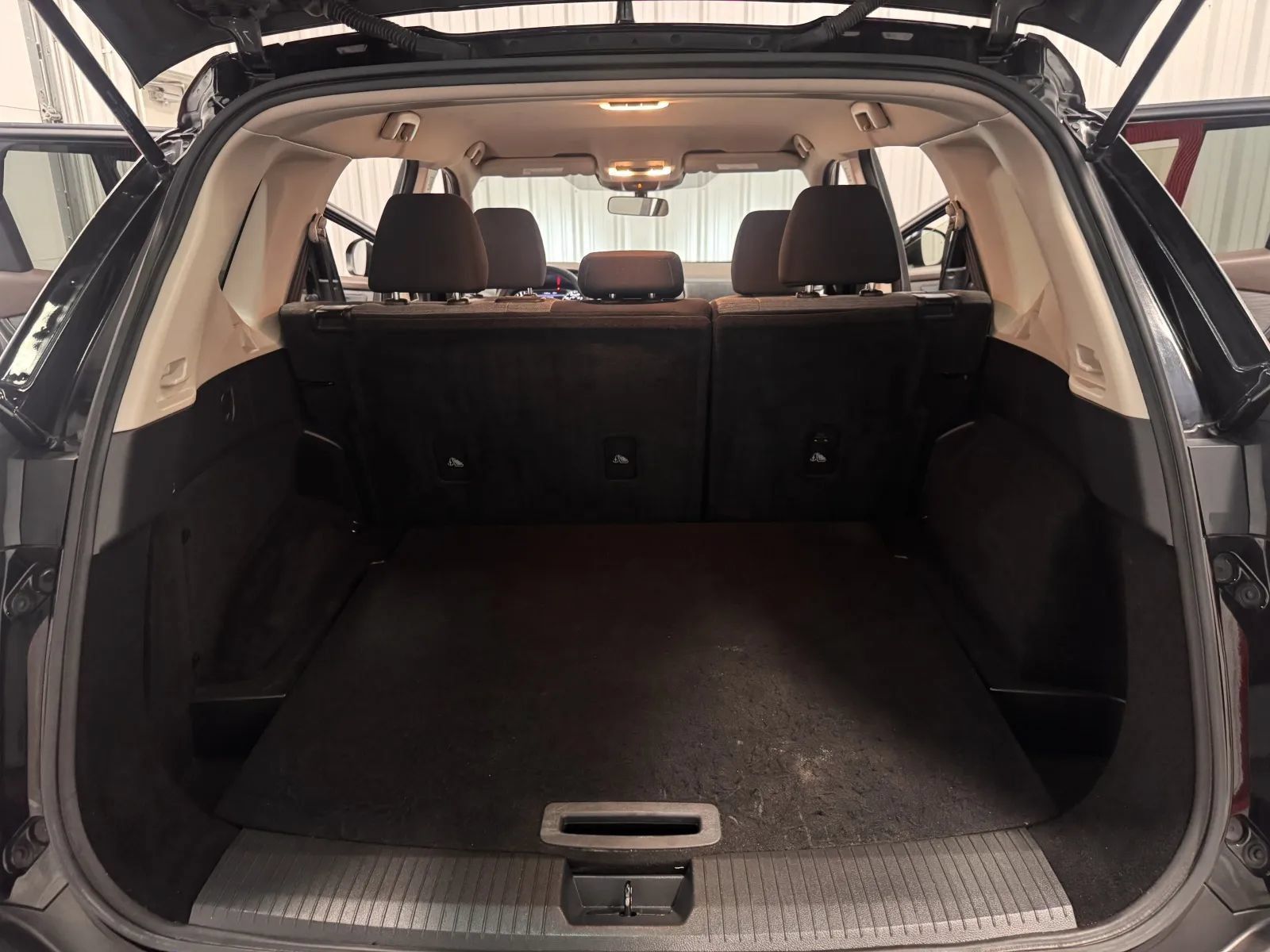 Used 2021 Nissan Rogue S AWD/4WD image 36