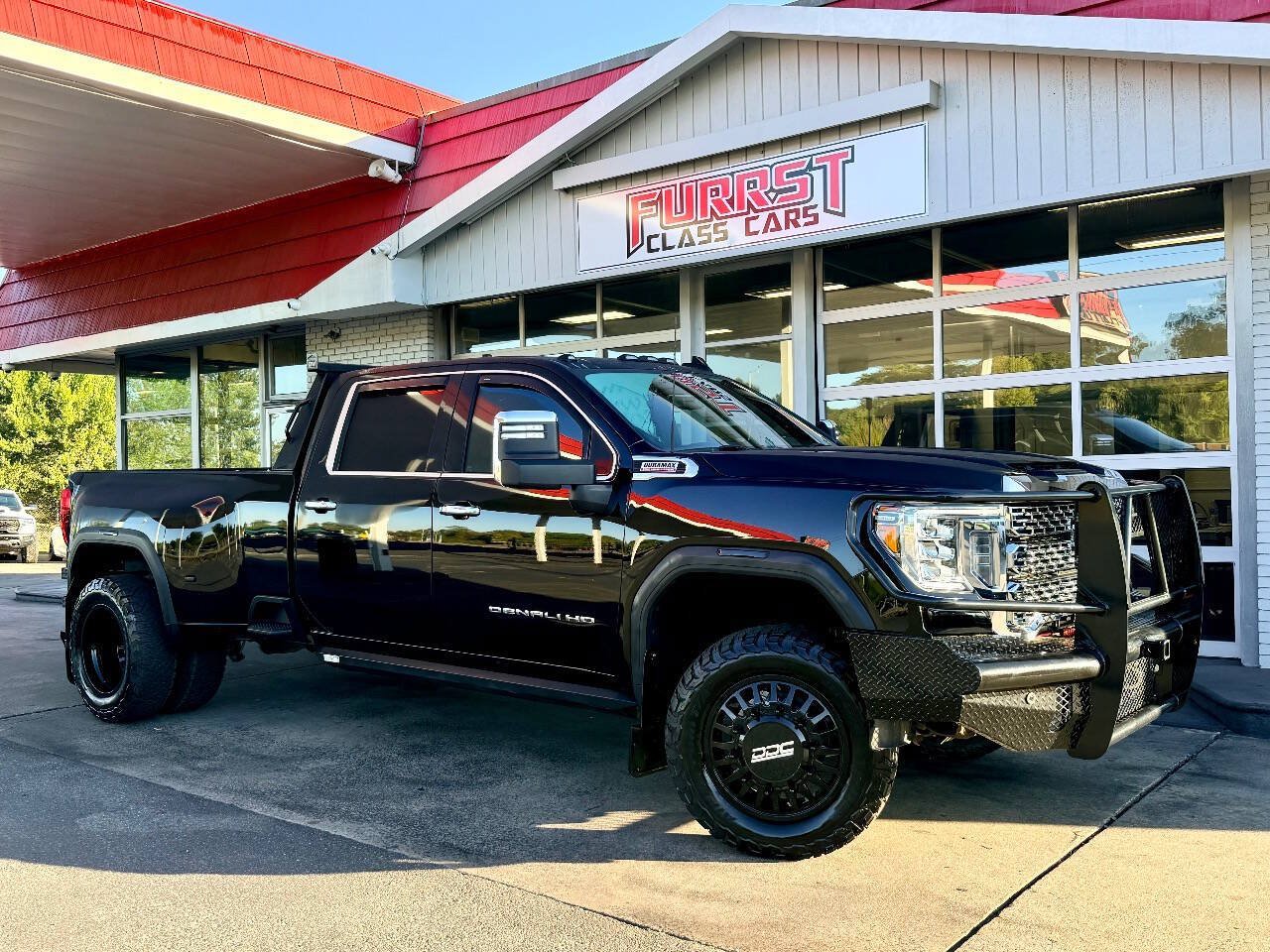 Used 2022 GMC Sierra 3500 Denali w/ Denali Ultimate Package AWD/4WD image 1