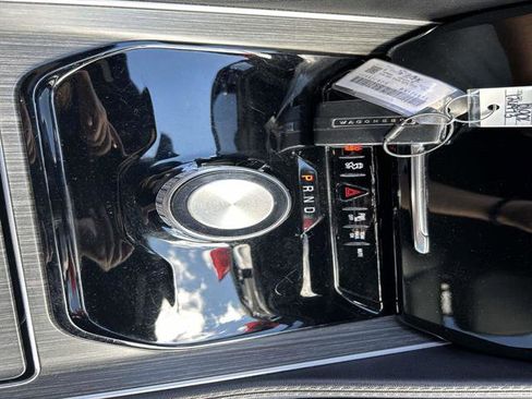 Used 2024 Jeep Wagoneer Series II w/ Flexible Seating Group image 31