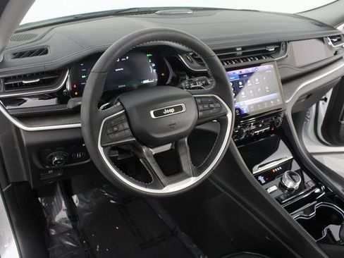 Used 2022 Jeep Grand Cherokee Limited 4xe image 8