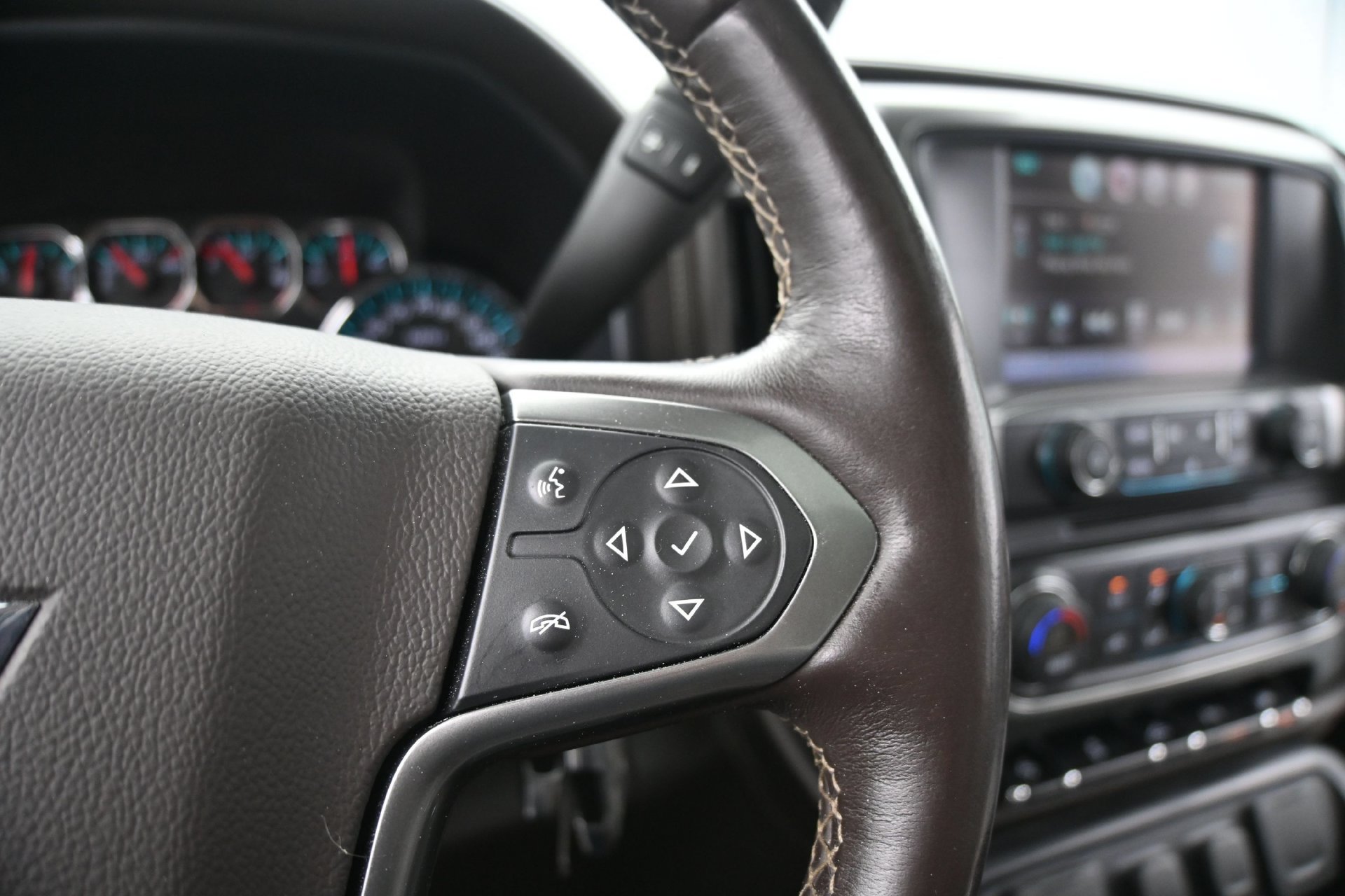 Used 2016 Chevrolet Silverado 1500 LTZ w/ Sport Package AWD/4WD image 23