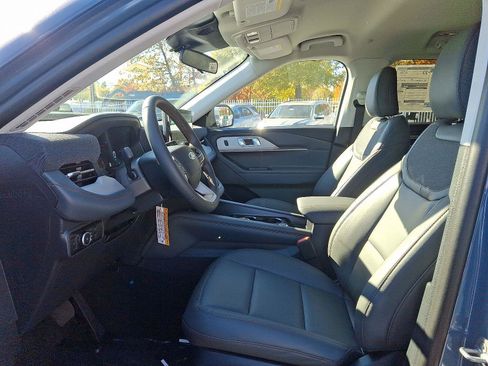 New 2026 Ford Explorer Active w/ Active Comfort Package image 6