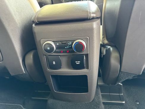 Used 2020 Ford Explorer Platinum w/ Premium Technology Package AWD/4WD image 29