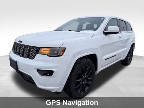 Used 2021 Jeep Grand Cherokee Laredo X image 3