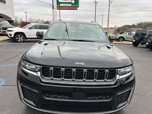 New 2026 Jeep Grand Cherokee Limited image 2