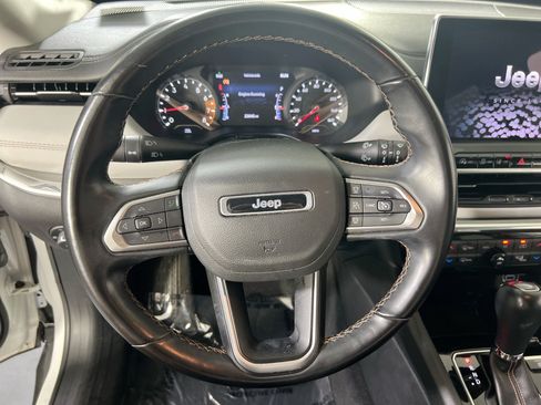 Used 2022 Jeep Compass Limited AWD/4WD image 11